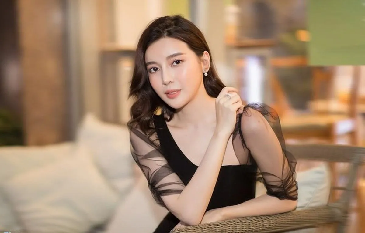 Rũ bỏ mọi ồn ào, Cao Thái Hà lộ diện với thân hình nóng bỏng đến 'đốt mắt'