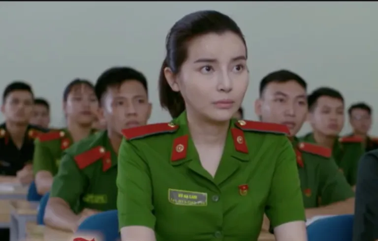 Rũ bỏ mọi ồn ào, Cao Thái Hà lộ diện với thân hình nóng bỏng đến 'đốt mắt'
