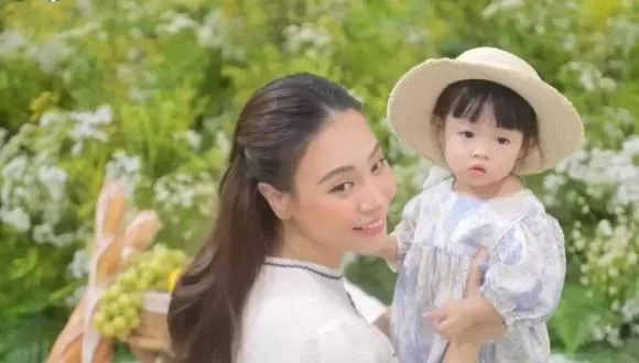 Ngỡ ngàng với nhan sắc của Đàm Thu Trang qua 'cam thường': Có khác ảnh tự đăng?