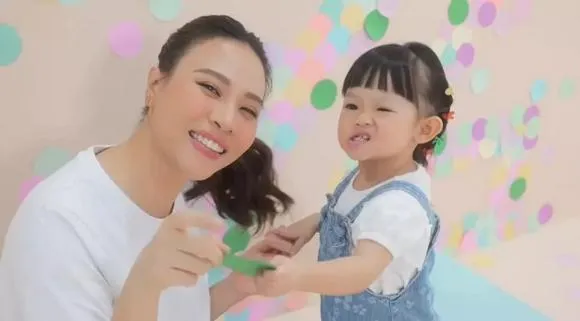 Ngỡ ngàng với nhan sắc của Đàm Thu Trang qua 'cam thường': Có khác ảnh tự đăng?