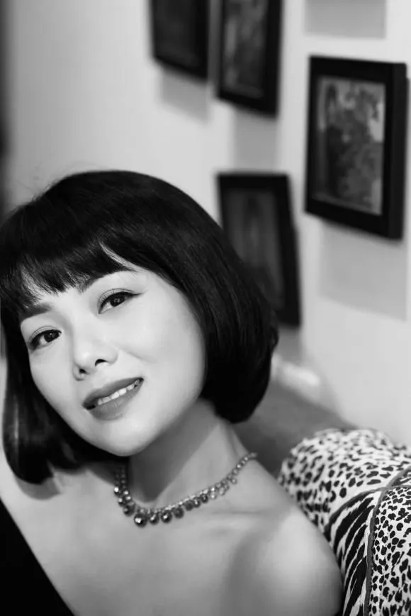 Nữ MC Bạch Dương gây ngỡ ngàng với nhan sắc hiện tại sau nhiều năm vắng bóng