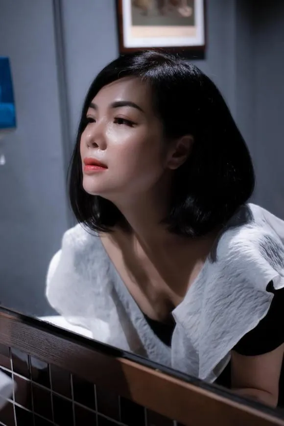 Nữ MC Bạch Dương gây ngỡ ngàng với nhan sắc hiện tại sau nhiều năm vắng bóng