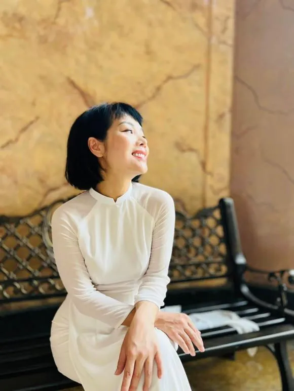Nữ MC Bạch Dương gây ngỡ ngàng với nhan sắc hiện tại sau nhiều năm vắng bóng
