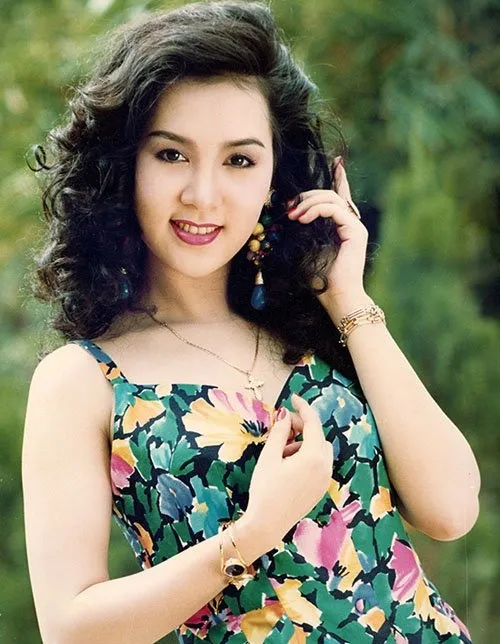 Lý Hùng hội ngộ tình đầu và Diễm Hương: Nhan sắc 2 mỹ nhân đình đám gây 'sốt'