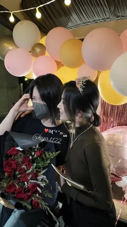 Song Hye Kyo chứng minh nhan sắc 'vượt thời gian' khi so kè bên 'nữ hoàng cảnh nóng'