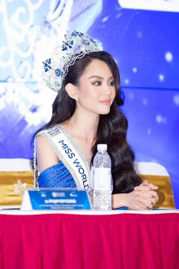 Bị nghi ngờ về số đo, hoa hậu Mai Phương có màn đáp trả 'căng đét'