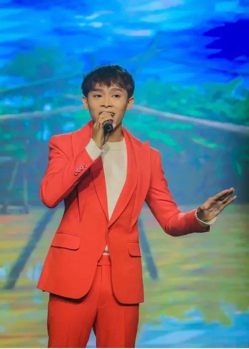 'Con cưng' của cố ca sĩ Phi Nhung bị chê tơi tả khi đụng hàng ca khúc với Hồ Văn Cường
