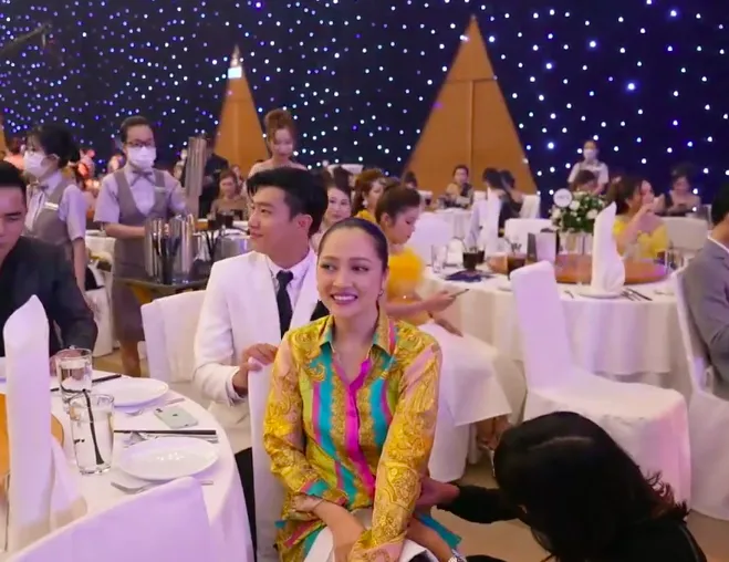Diện đồ như 'bà thím' tại sự kiện, Bảo Anh khiến dân tình 'ngán tận cổ'