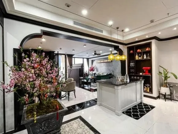 Sửng sốt với độ giàu có của 'Quỳnh búp bê' Phương Oanh sau 10 năm dấn thân vào phim ảnh