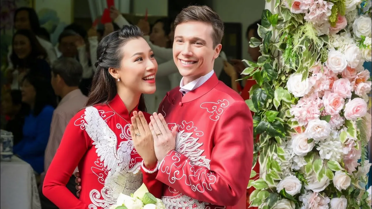 Điểm mặt 2 mỹ nhân Vbiz tên Oanh: 'Hồng nhan' nhưng đường tình 'ba chìm bảy nổi'