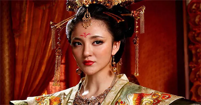 Vén màn bí ẩn: Vị hoàng hậu duy nhất trong lịch sử dám thẳng tay tát vào mặt hoàng đế là ai?