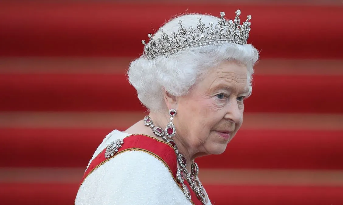 Ngỡ ngàng với nhan sắc thời trẻ của cố Nữ hoàng Anh Elizabeth II