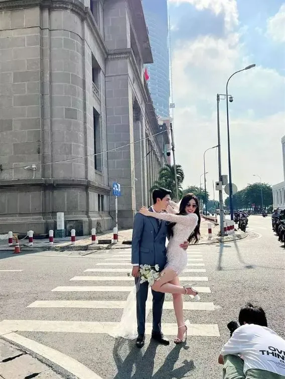 Bình An khiến dân tình bấn loạn khi khoe loạt ảnh cưới bên Phương Nga