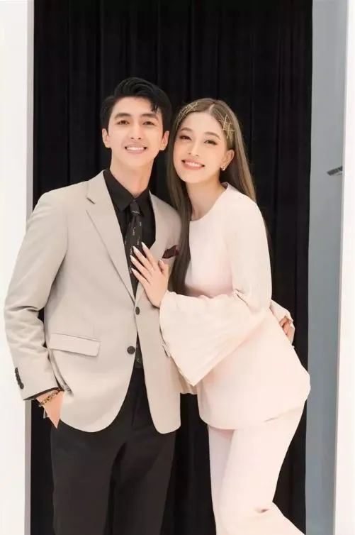Bình An khiến dân tình bấn loạn khi khoe loạt ảnh cưới bên Phương Nga