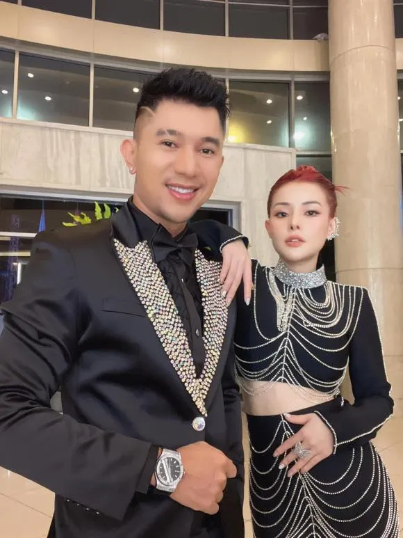 Ngân 98 và Lương Bằng Quang khiến dân tình tròn mắt khi diện đồ kín như bưng 