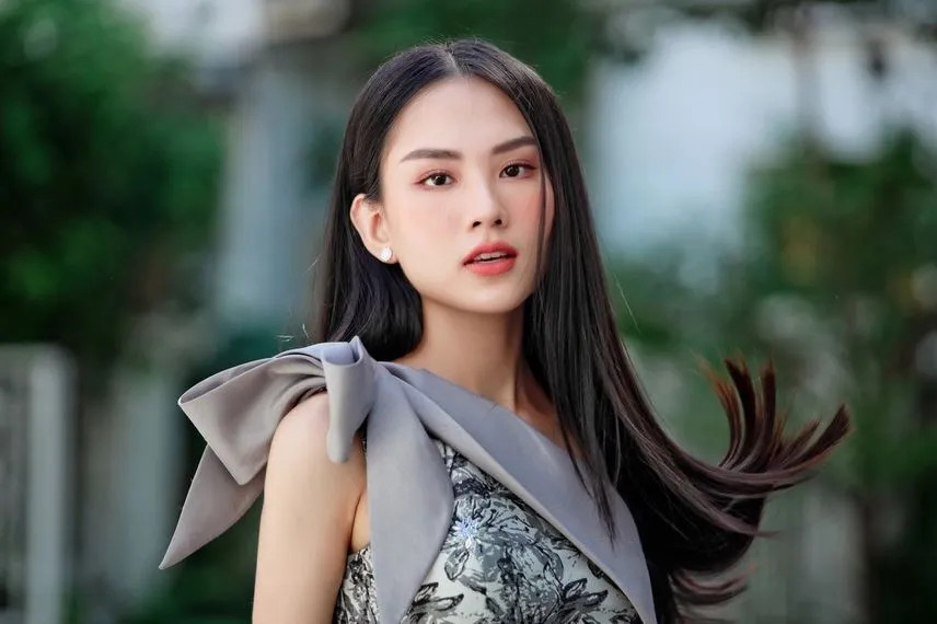 Nàng hậu duy nhất trong lịch sử quyết bán vương miện chỉ sau 1 tháng đăng quang