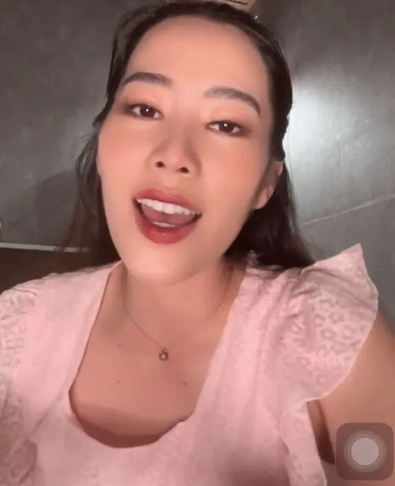 'Tình cũ' của Trường Giang nhận cơn mưa lời khen sau khi khoe giọng trên livestream