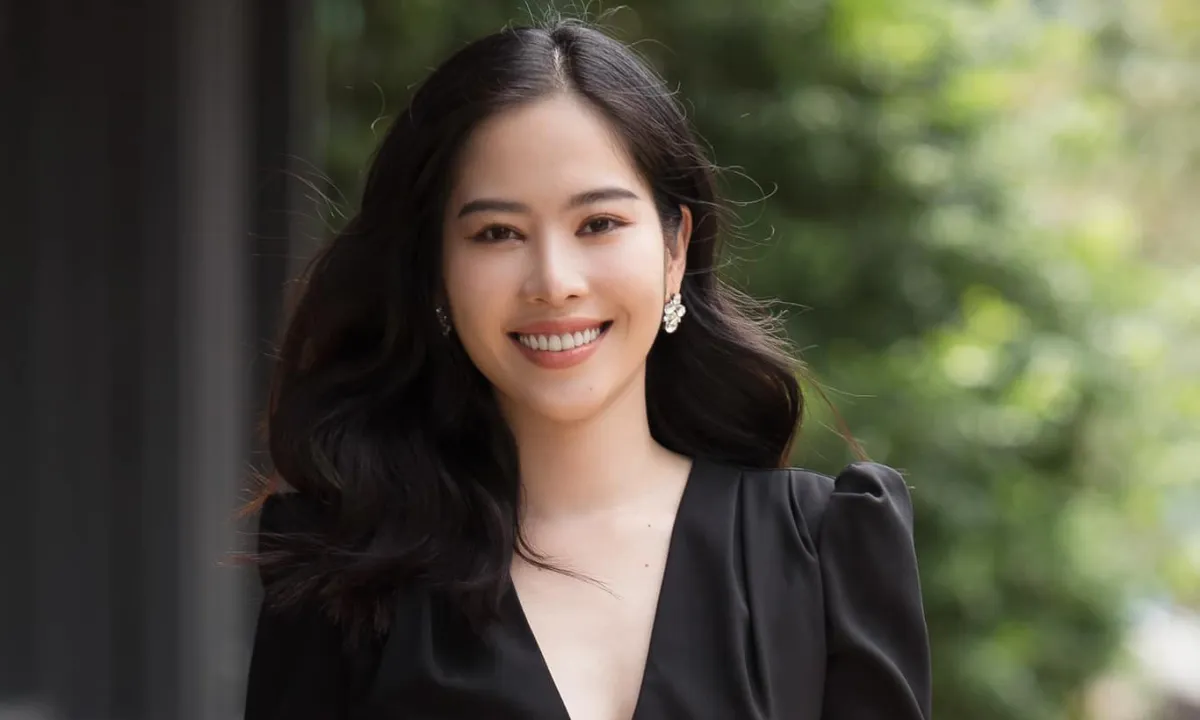 'Tình cũ' của Trường Giang nhận cơn mưa lời khen sau khi khoe giọng trên livestream