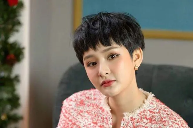 Hiền Hồ thản nhiên khoe được fan 'quay xe' dù bị mắng té tát ồn ào 'anh em nương tựa'