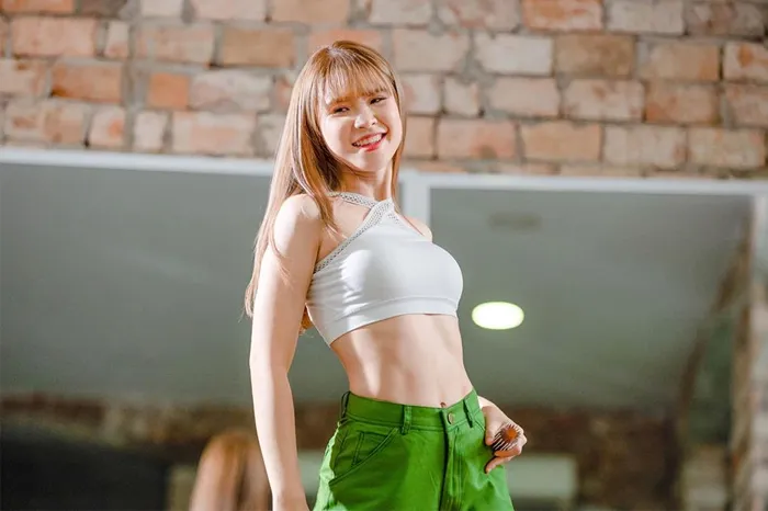 Người phụ nữ quyền lực thầm lặng và gánh củi 5 ngàn phía sau thời kỳ 'hoàng kim' của Khởi My