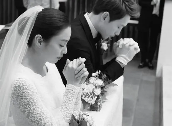 Bức ảnh định mệnh giữa Bi Rain và Kim Tae Hee trước khi nên duyên vợ chồng 