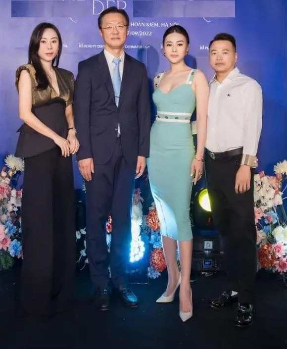 Phương Oanh bất ngờ xoá ảnh chụp cùng Shark Bình sau thời gian 'làm mưa làm gió' MXH