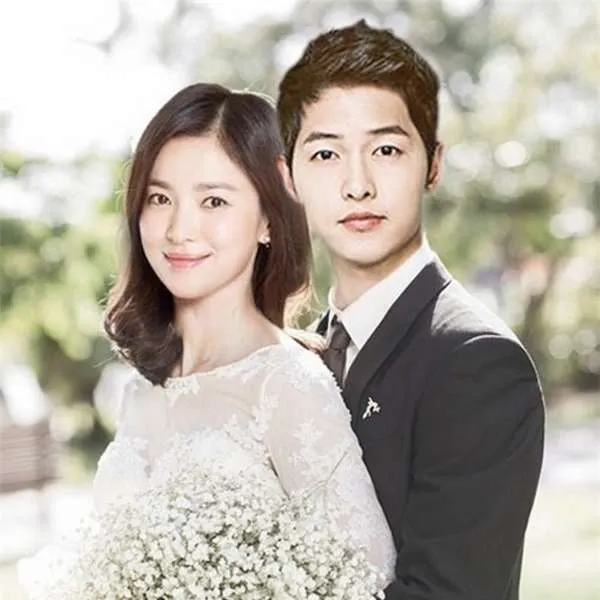 Cặp đôi Son Ye Jin và Hyun Bin và lời nguyền bị rũ bỏ của Kbiz