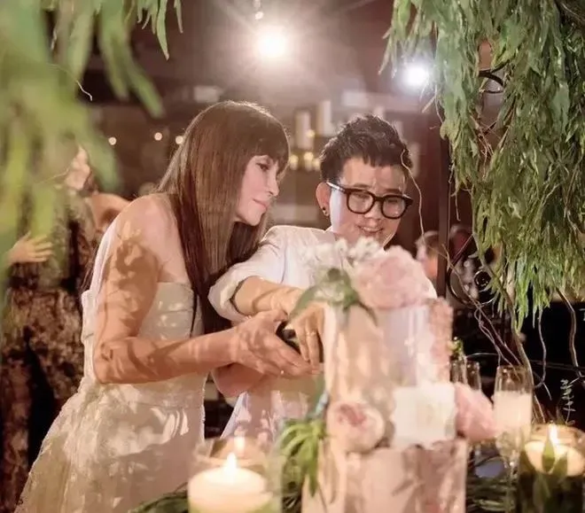 Khoảnh khắc 'hiếm có khó tìm' của Thanh Hà và Phương Uyên sau hôn lễ ấm áp