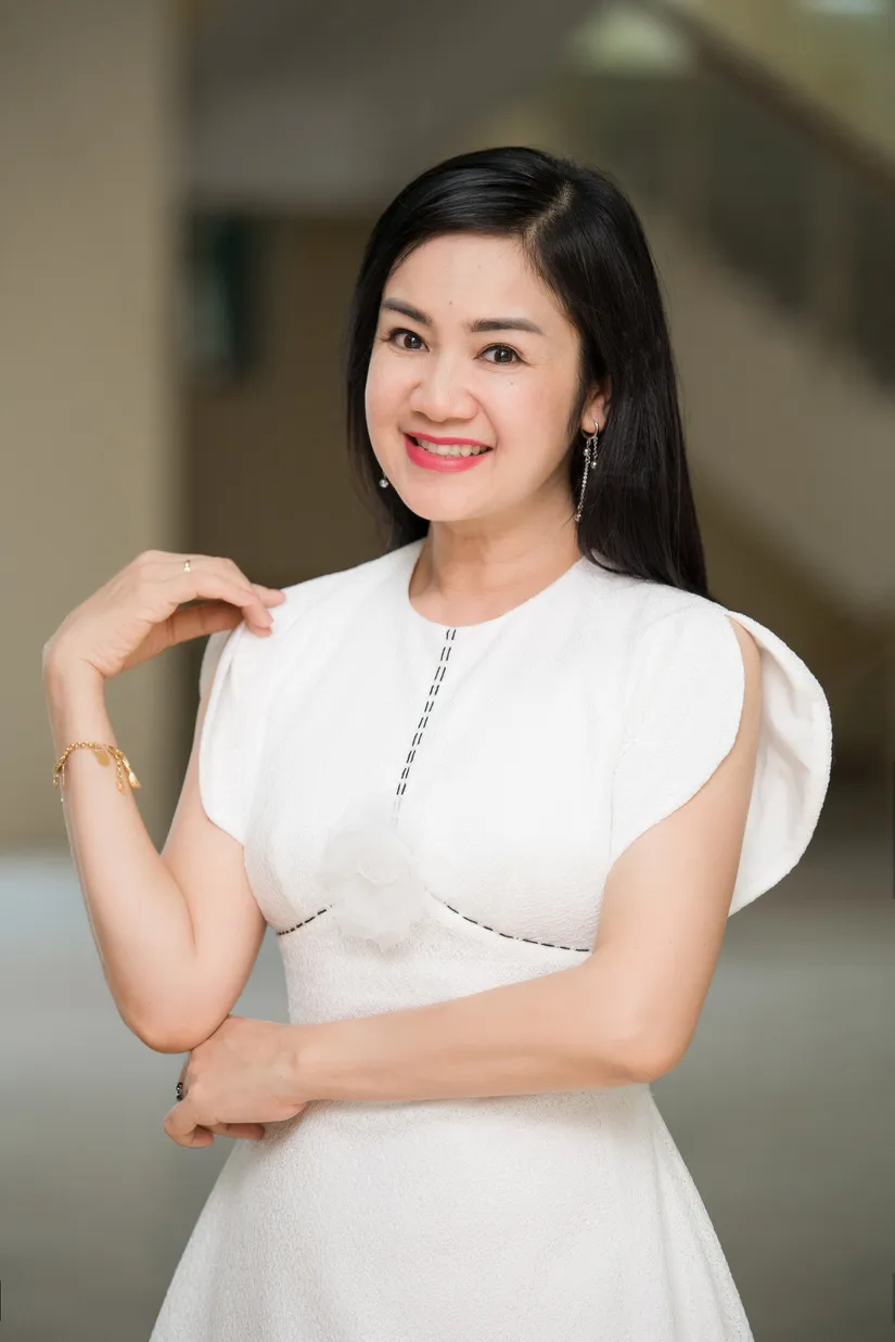 Màn hội ngộ đầy bất ngờ của tài tử Lý Hùng và mỹ nhân đình đám Thu Hà