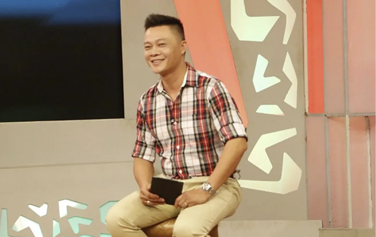 Dàn MC và BTV ngậm ngùi nói lời chia tay VTV6 sau 15 năm gắn bó
