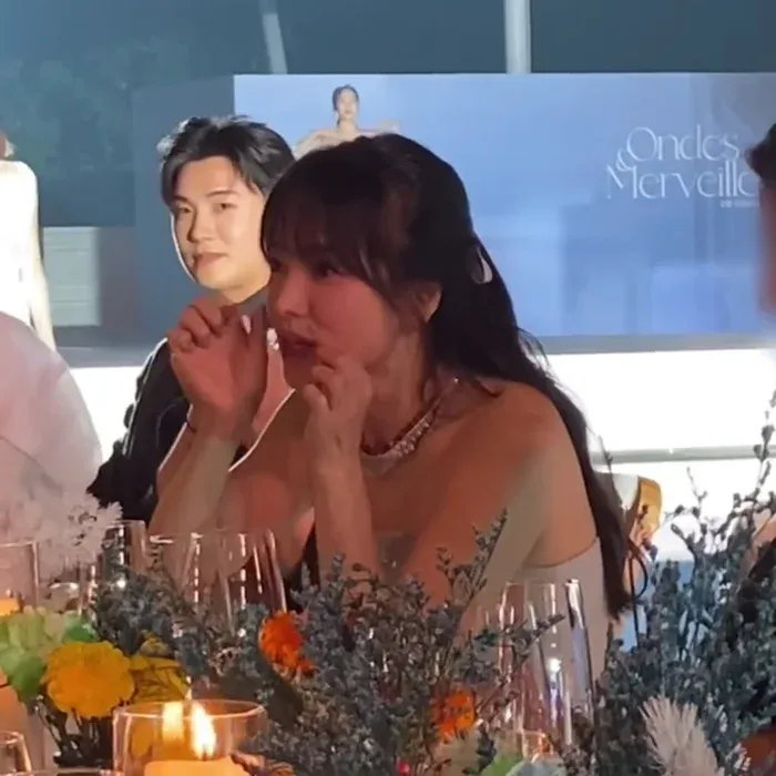Song Hye Kyo lộ cảnh tiệc tùng vui vẻ bên thiếu gia siêu giàu xứ Hàn