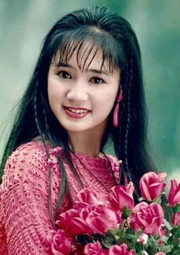 Nhan sắc bất lão của mỹ nhân 'lá ngọc cành vàng' Thu Hà, không hổ danh ngọc nữ một thời