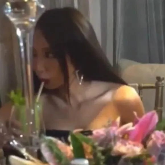 'Thánh ăn' gọi tên hoa hậu Thuỳ Tiên với loạt ảnh 'khó đỡ' khiến dân tình thích thú 