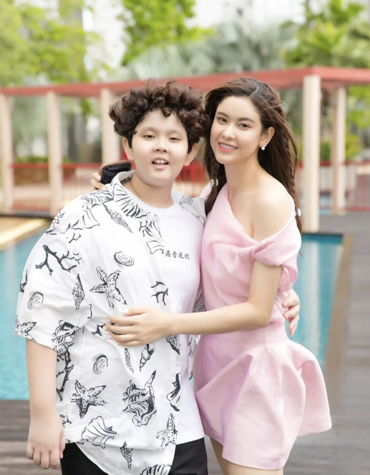 Trương Quỳnh Anh hiện ra sau sau 2 năm ẩn tích chữa bệnh tuyến giáp?