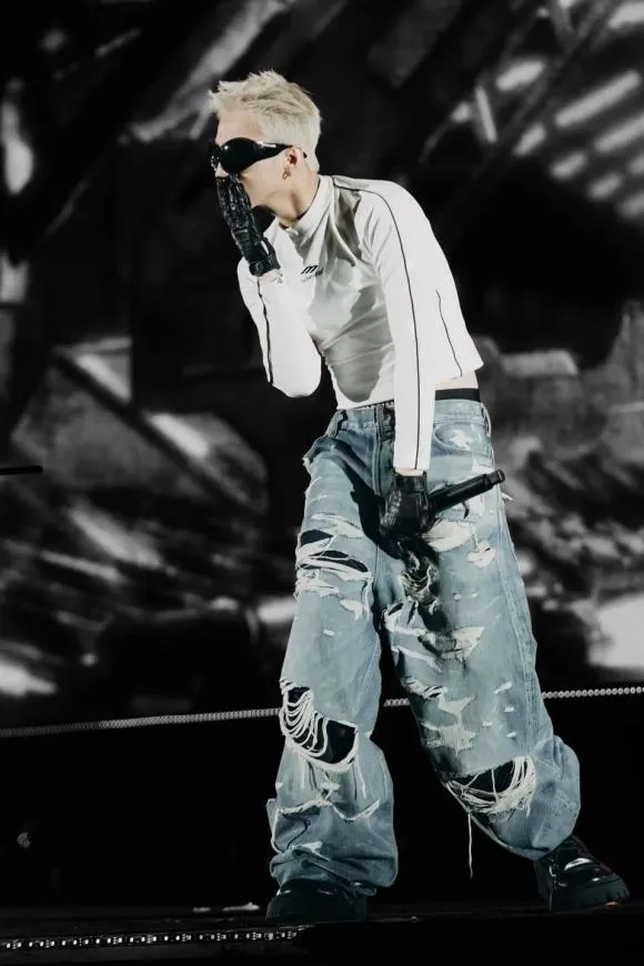 Cùng 'bóc giá' set đồ của Sơn Tùng trong lần tái xuất mới đây