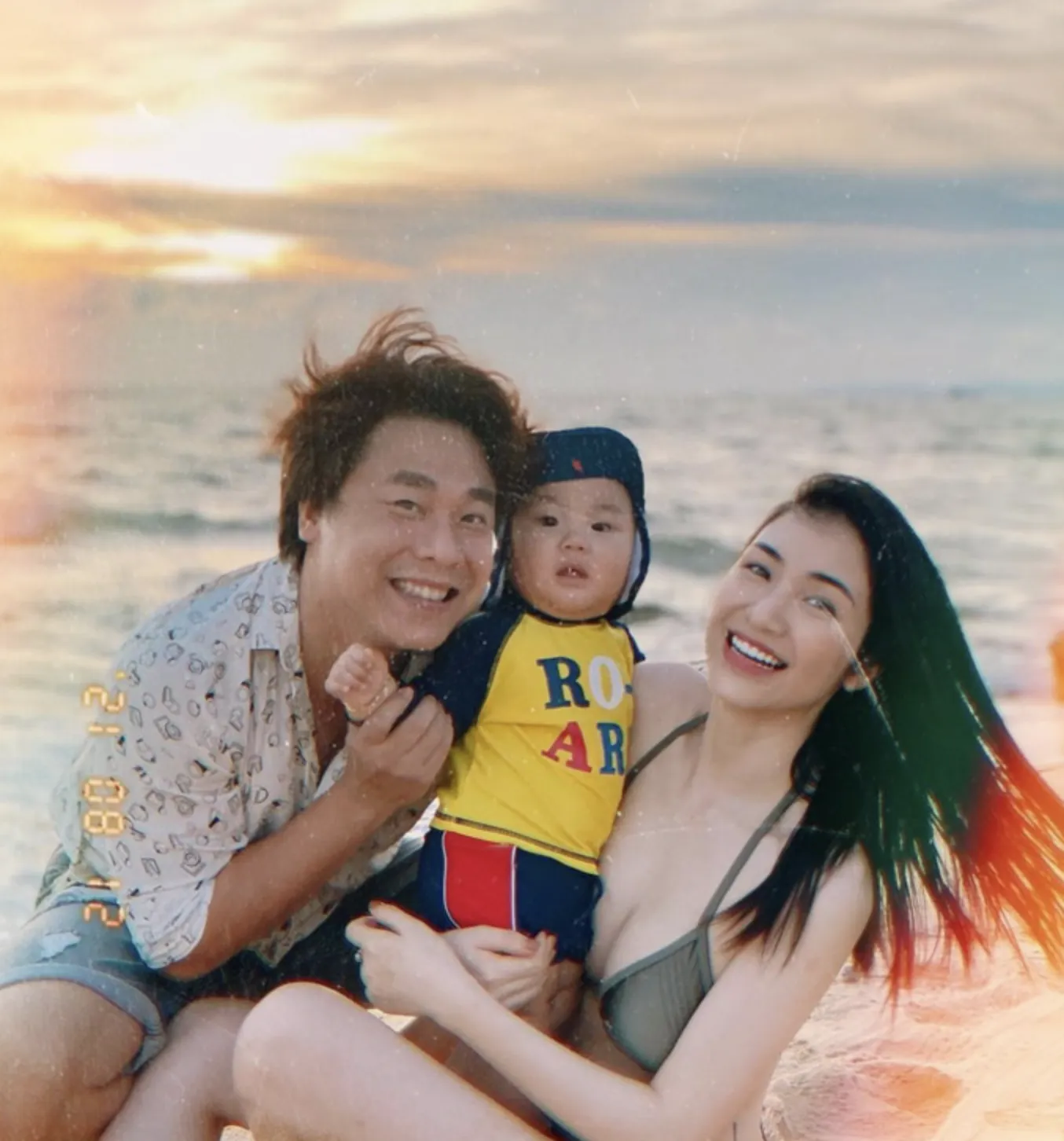 Hòa Minzy ghi điểm tuyệt đối chỉ với hành động này khi gặp được 'fan cứng' 8 năm