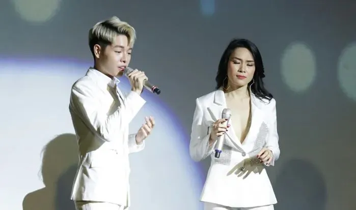 Mỹ Tâm được 'trò cưng' Đức Phúc làm điều đặc biệt sau đêm diễn