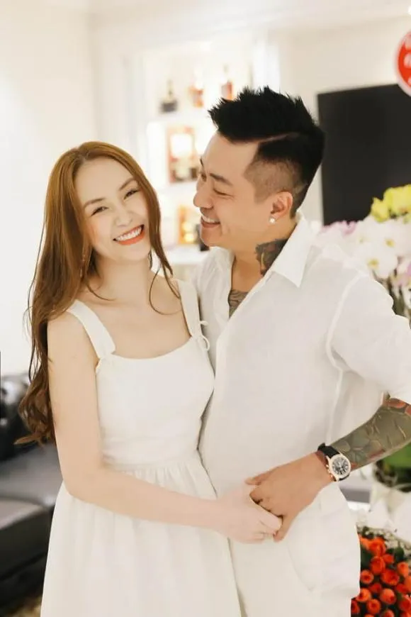 Tuấn Hưng bức xúc đáp trả khi bị anti-fan 'khịa' kém duyên