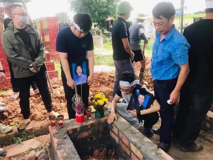 Thắt lòng giờ phút tiễn đưa 3 người qua đời vì TNGT ở Bắc Giang về nơi an nghỉ cuối cùng