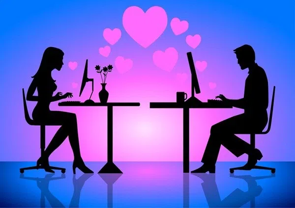 Chuyện thật như đùa: Yêu online 8 năm, lúc sắp cưới mới biết người yêu là bạn thân cùng phòng