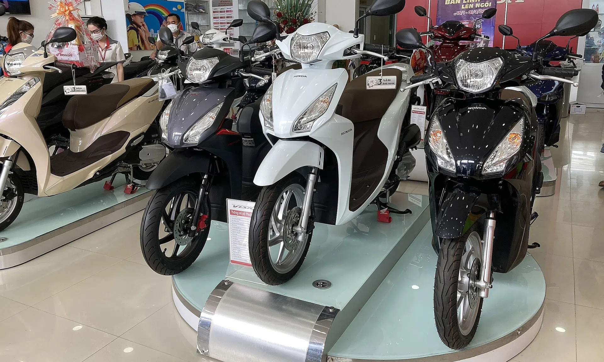 Honda Vision đảo chiều tăng gia mạnh sau hơn 1 tuần giảm giá