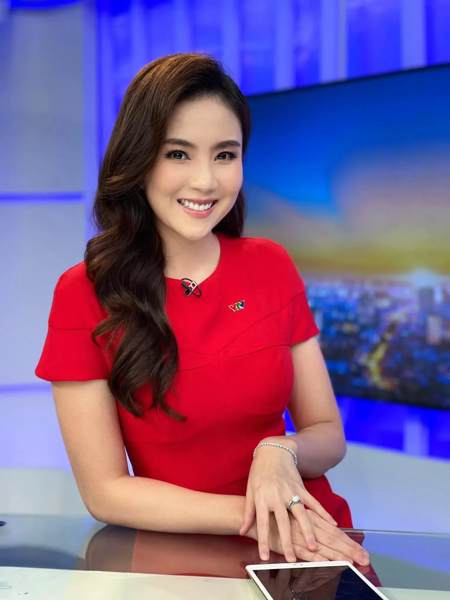 BTV Trần Ngọc tiết lộ bất ngờ về những MC xinh đẹp, giàu có và tài năng của VTV