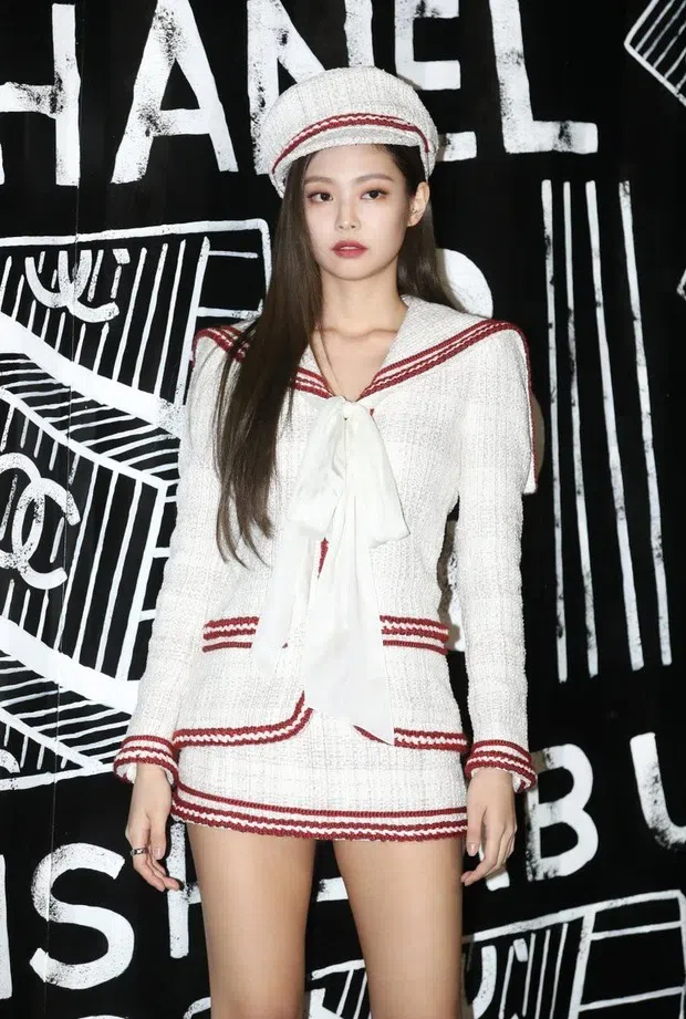 Jennie (BLACKPINK) rạng rỡ xuất hiện sau khi bị phát tán loạt ảnh riêng tư