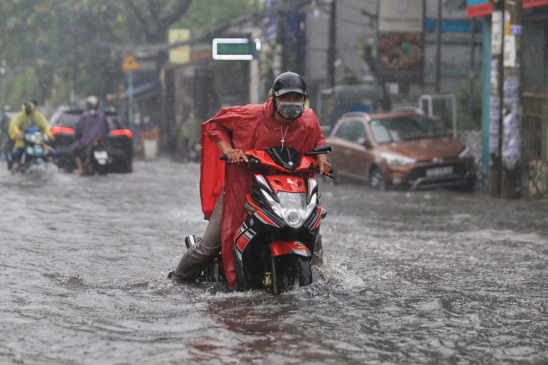Các tỉnh thành trên cả nước mưa mưa đến bao giờ, cảnh báo thời tiết nguy hiểm trên biển?