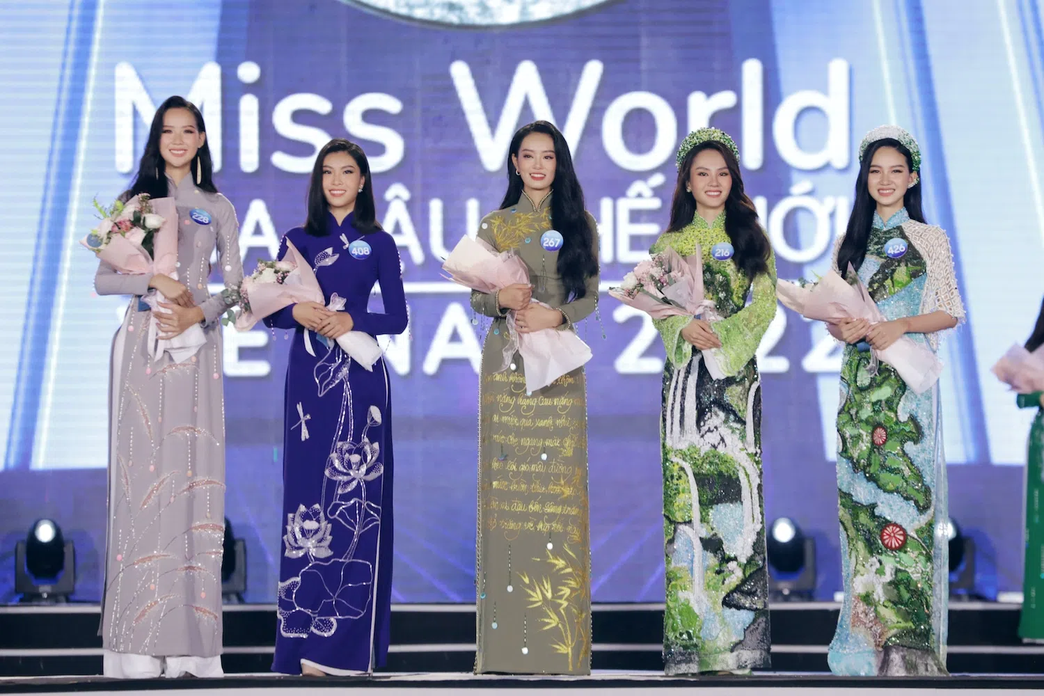 TRỰC TIẾP chung kết Miss World Việt Nam 2022: Lộ diện Top 20, Nam Em 'đại thắng', nóng bỏng phần thi áo tắm