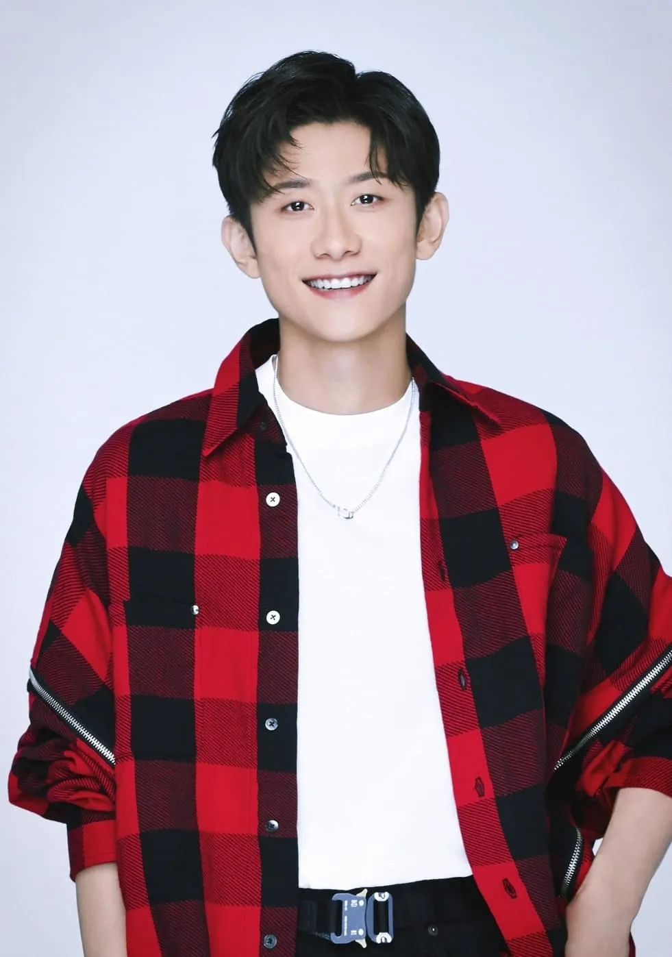 Tin nóng Cbiz 21/9: Sao nam bị bắt vì bê bối, loạt phim hot tung poster, quan hệ các thành viên TFboys