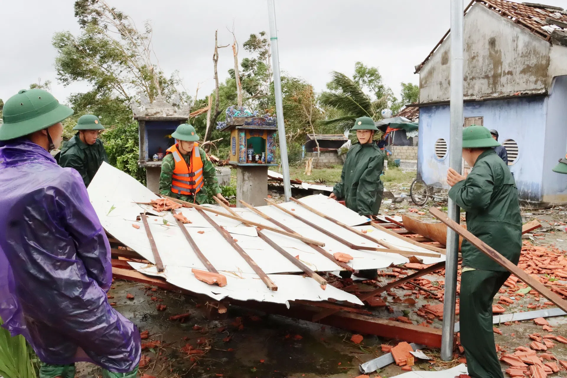 Cập nhật thiệt hại do bão số 4 gây ra tại các tỉnh miền Trung