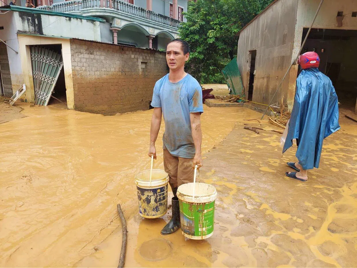 CHÙM ẢNH tại Nghệ An: Kỳ Sơn tan hoang sau trận lũ quét lịch sử, của cải bị chôn vùi, trắng đêm khắc phục hậu quả