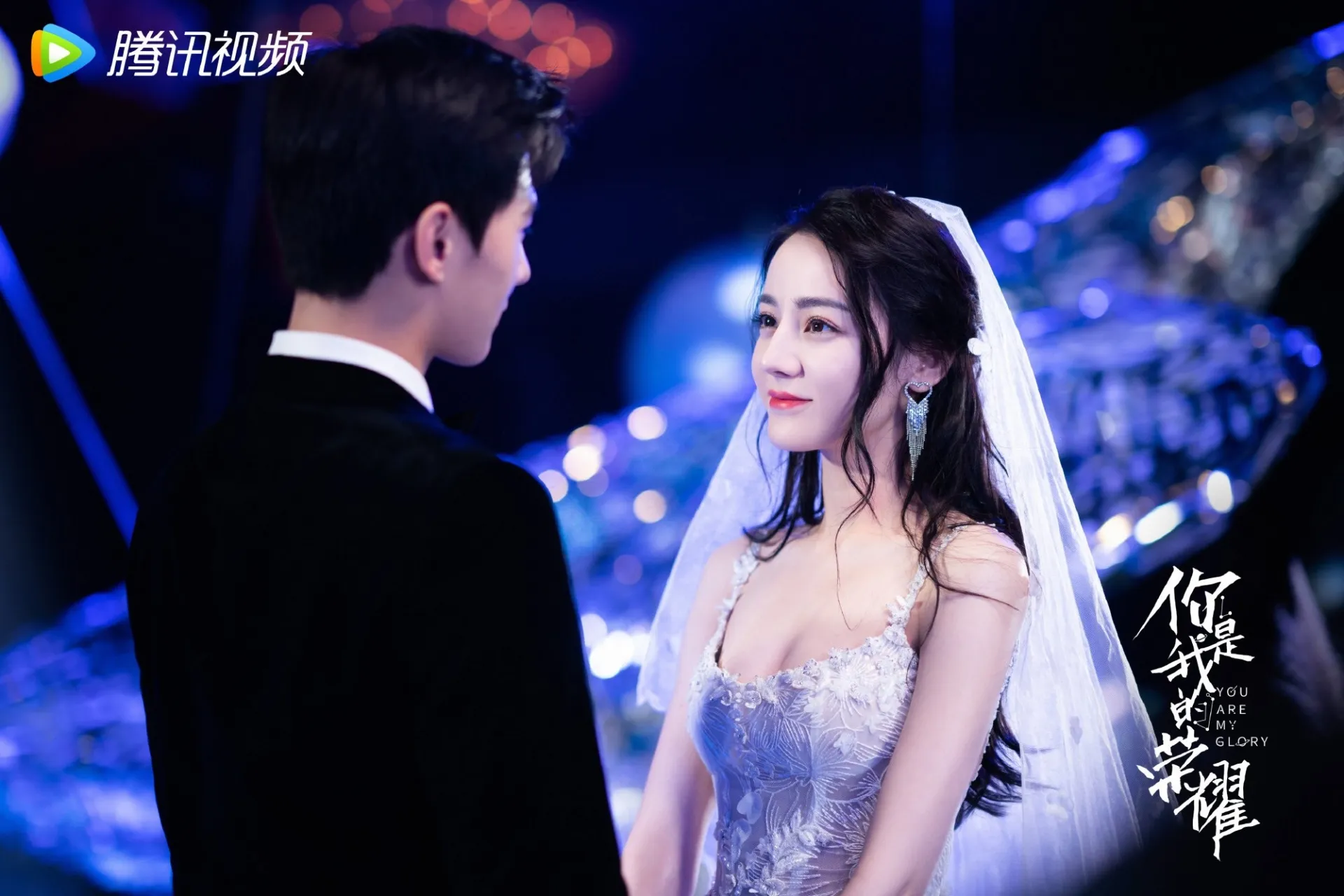 Tin nóng Cbiz ngày 10/10: Nhiệt Ba - Dương Dương tái hợp, Nhất Bác khẳng định khí chất băng lãnh trên bìa tạp chí mới