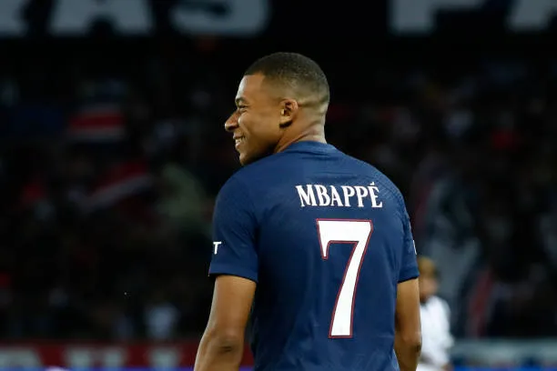 Bị lừa một vố đau, Real Madrid chính thức ‘chặn cửa’ Mbappe? 189854